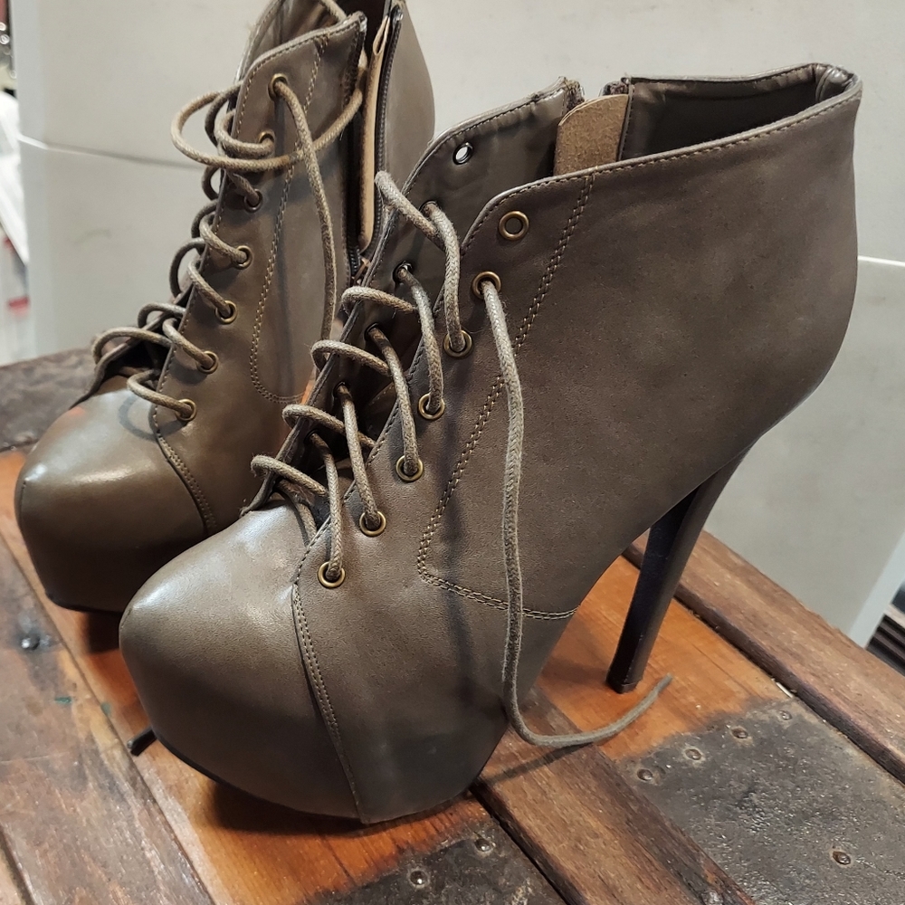 Ankle boots